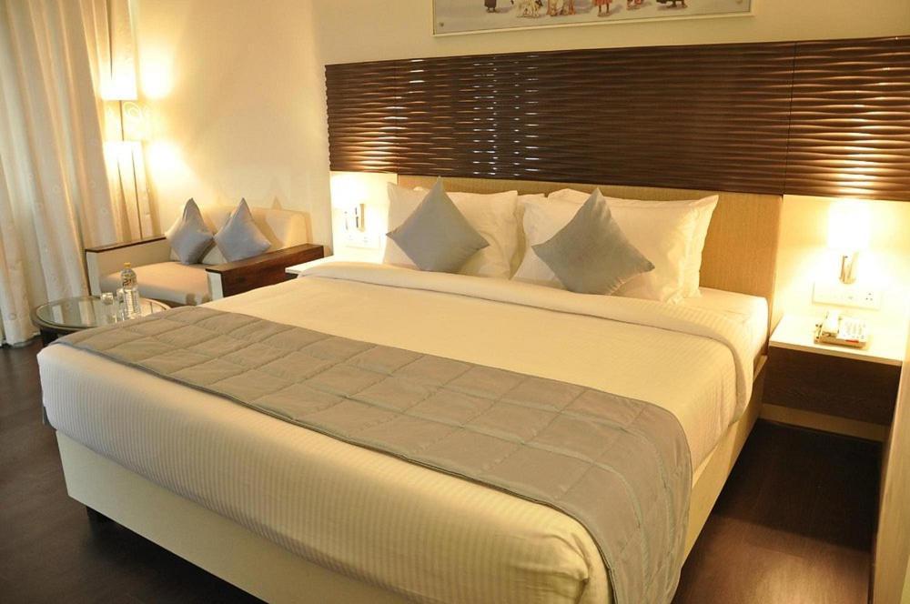 Ambar Sarovar Portico Gandhidham Luaran gambar